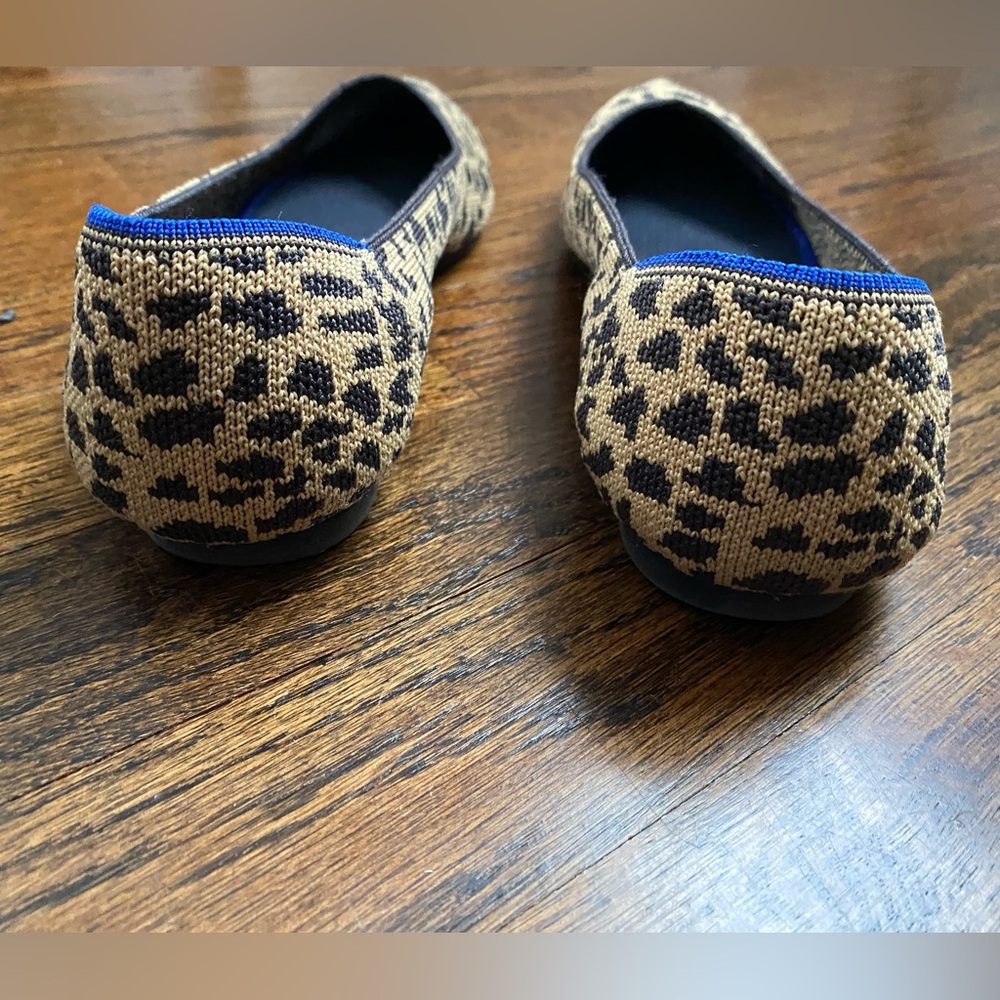 Rothy's- The Point- Leopard Cat Print Pointed Toe Flats in Tan and Black women 9 - Picture 12 of 16